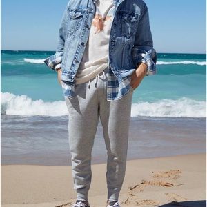 Two‎ pair American eagle men’s joggers
